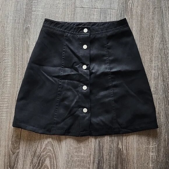 🍁 H&M suede Mini Skirt 🍁 - Picture 1 of 3
